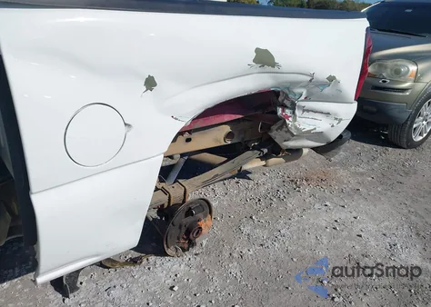 2005 Chevrolet Silverado 1500 Z71 from USA, damaged, VIN 2GCEK13T651243254